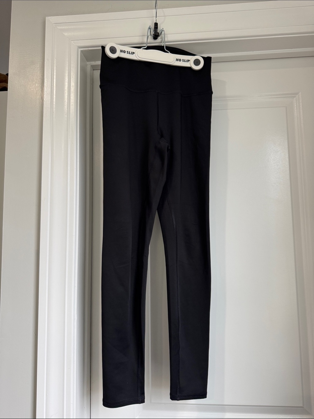 ALO 26.5”leggings size medium